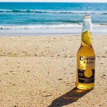 Μια μπίρα τη μέρα τον κορονοϊό κάνει πέρα: Στο «θεό» οι αναζητήσεις της μπίρας Corona στο Google