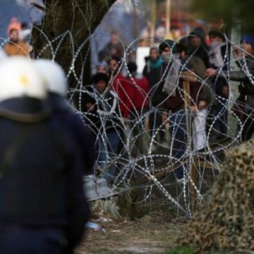 Κομισιόν σε Τουρκία: Πάρε πίσω τους μετανάστες από τα σύνορα με την Ελλάδα