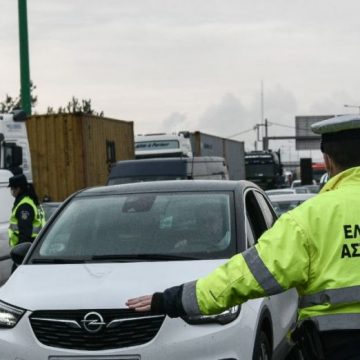 Παράταση των μέτρων έως τις 4 Μαΐου ανακοίνωσε  ο κυβερνητικός εκπρόσωπος Στέλιος Πέτσας.