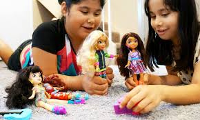 Η Νευροεπιστήμη «μίλησε»: Να γιατί τα παιδιά πρέπει να παίζουν με κούκλες