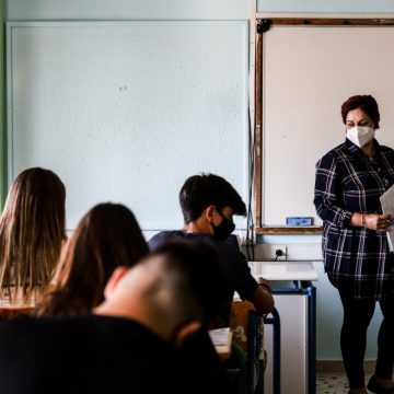 Ανοιχτό το ενδεχόμενο να ξεκινήσει νωρίτερα η σχολική χρονιά τον Σεπτέμβριο ανέφερε η υφυπουργός Παιδείας Ζέττα Μακρή.