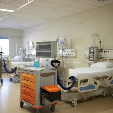 Κορονοϊός: Ξεκινά η χορήγηση των μονοκλωνικών αντισωμάτων – Σε ποια νοσοκομεία, ποιοι οι «δικαιούχοι»