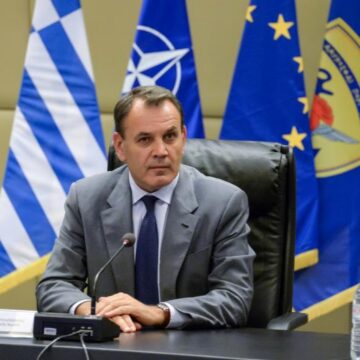 Με αντιπροσωπεία της Βουλής των ΗΠΑ συναντήθηκε ο Παναγιωτόπουλος στη Κρήτη